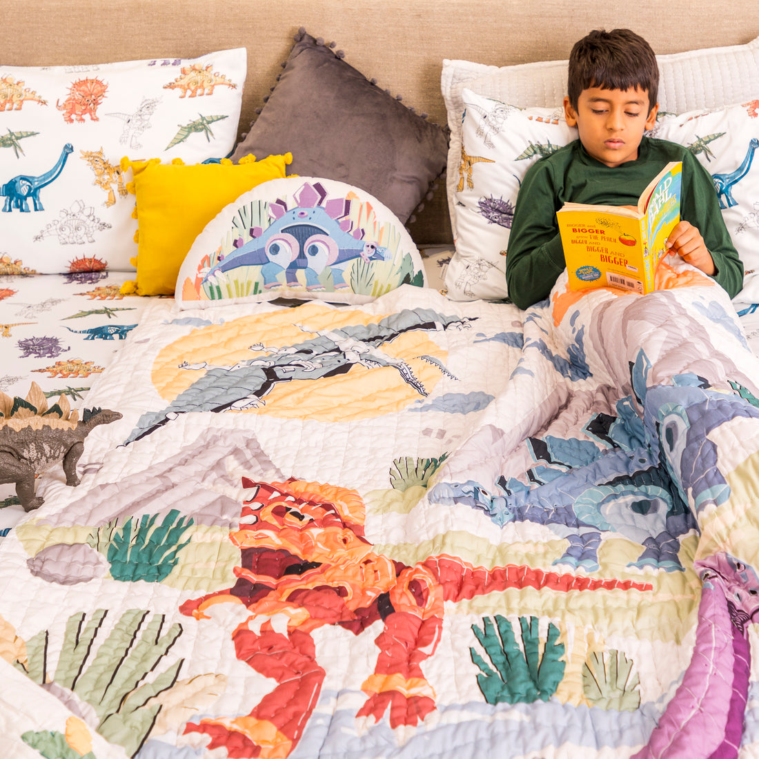 Dino Goes To School quilt